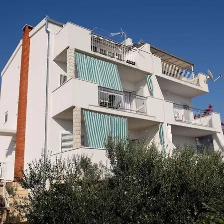Apartment Okrug Gornji 8 Trogir