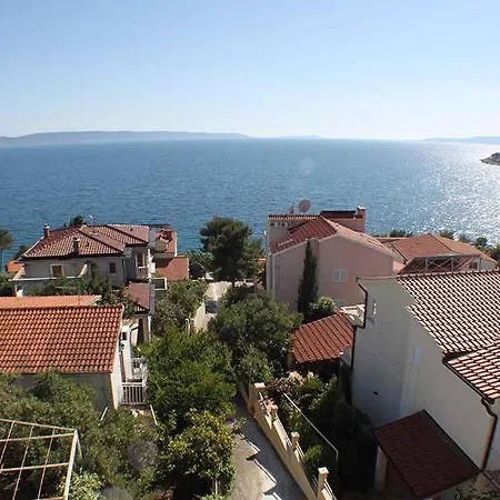 Apartment Okrug Gornji 8 *
