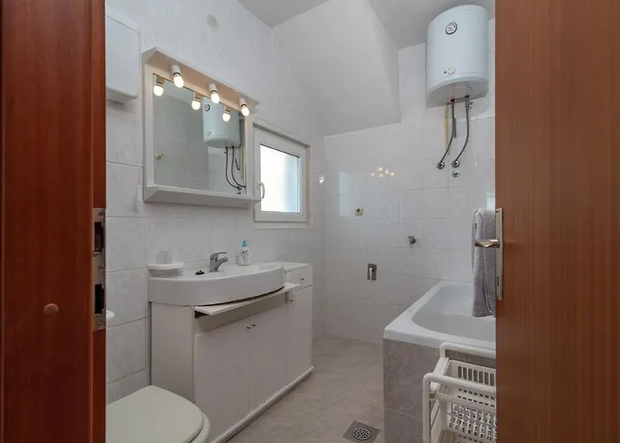 Okrug Gornji 8 Apartment
