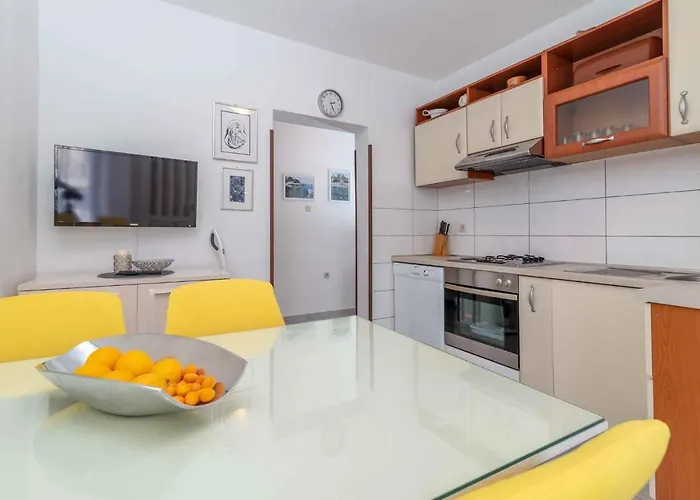 Okrug Gornji 8 Apartment *