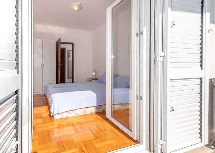 Okrug Gornji 8 Apartment Trogir