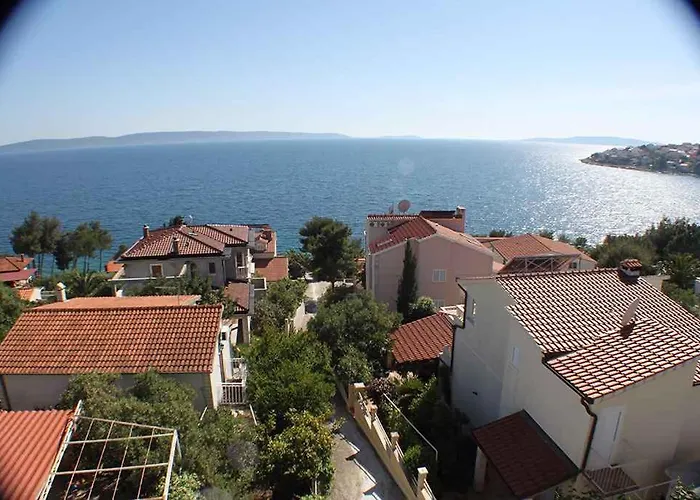 Apartment Okrug Gornji 8 *